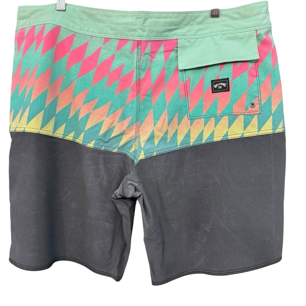 Billabong Recycler Fifty50 Pro Boardshorts 38 Multicolor Geometric Surf Swim - Picture 2 of 5